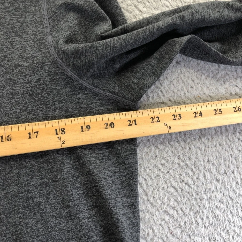 Vuori Ponto Performance Crew Mens Small Gray Dreamknit Soft Lightweight Pocket
